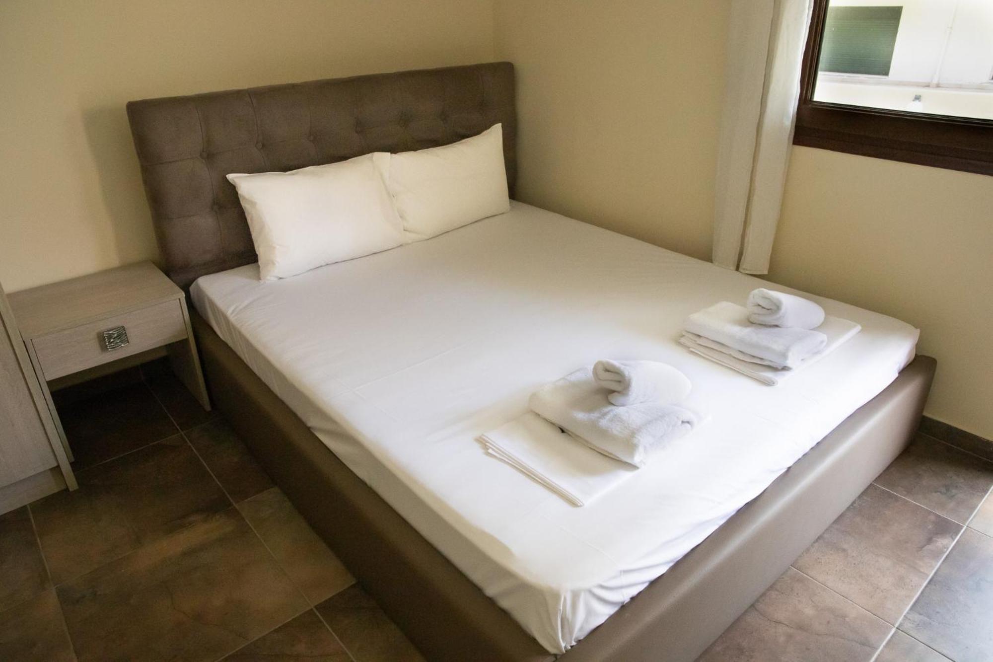 Sunset Inn Kriopigi Ngoại thất bức ảnh