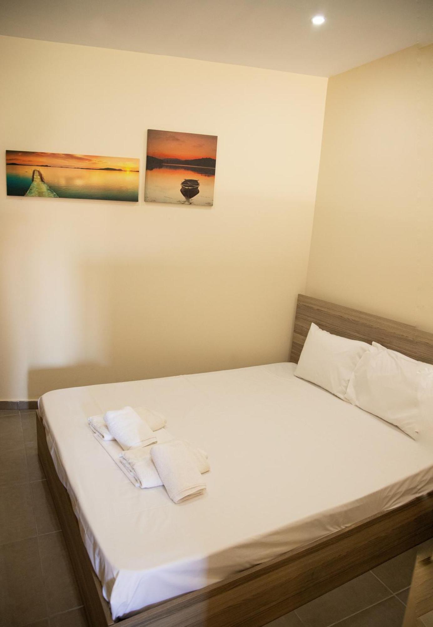 Sunset Inn Kriopigi Phòng bức ảnh