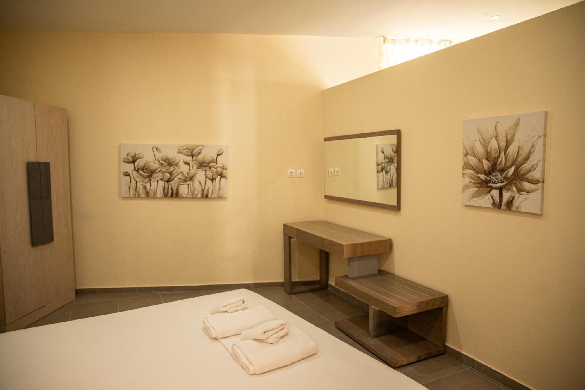 Sunset Inn Kriopigi Phòng bức ảnh