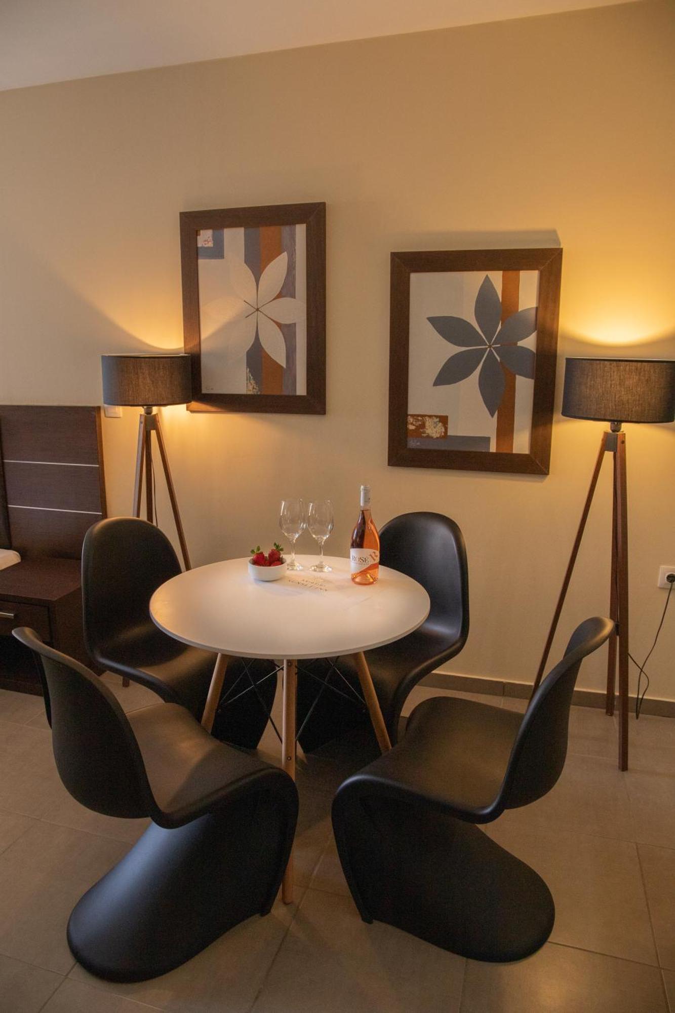 Sunset Inn Kriopigi Ngoại thất bức ảnh