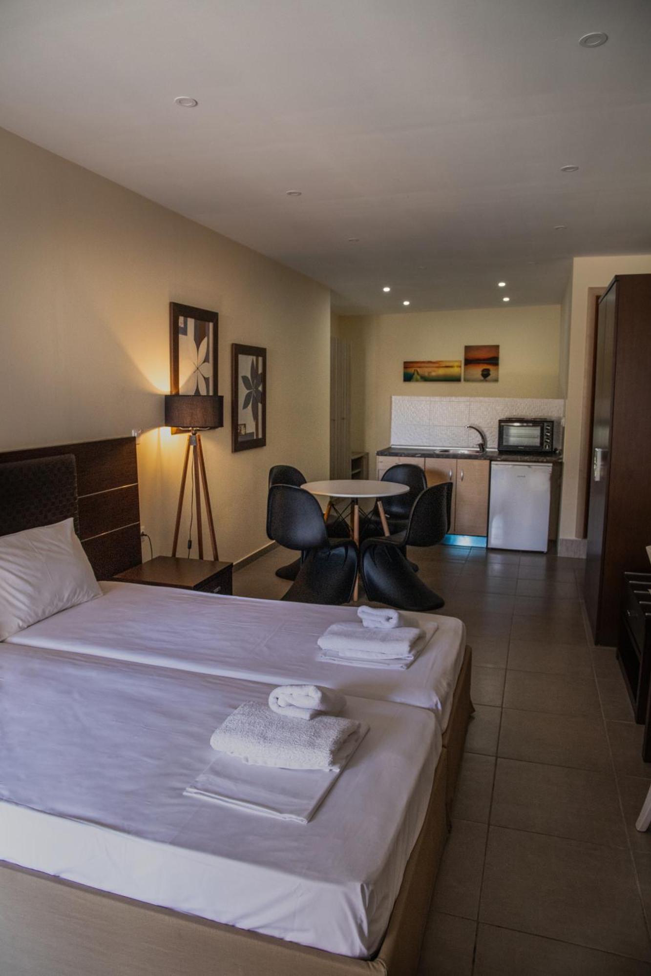 Sunset Inn Kriopigi Ngoại thất bức ảnh
