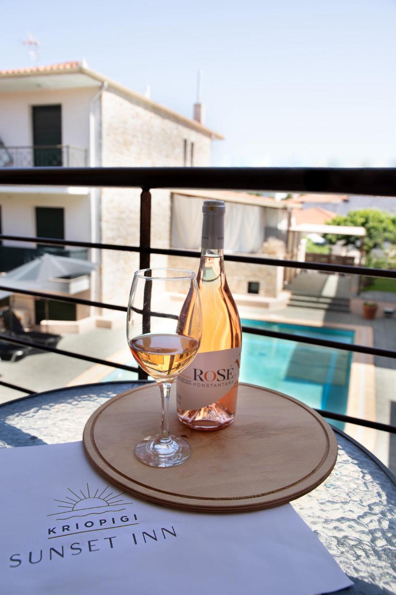 Sunset Inn Kriopigi Ngoại thất bức ảnh